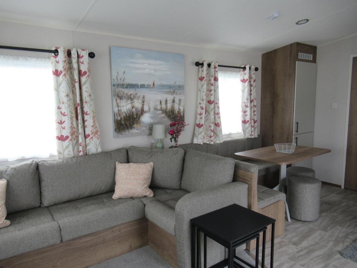 Chichester Lakeside Self-Catering Holiday Home Екстериор снимка