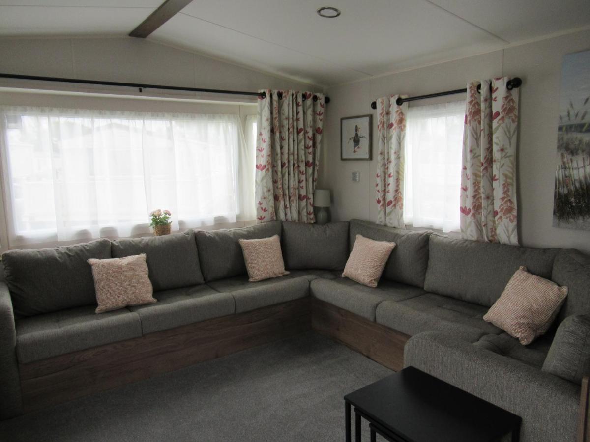 Chichester Lakeside Self-Catering Holiday Home Екстериор снимка