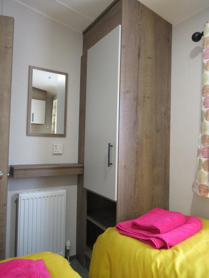 Chichester Lakeside Self-Catering Holiday Home Екстериор снимка